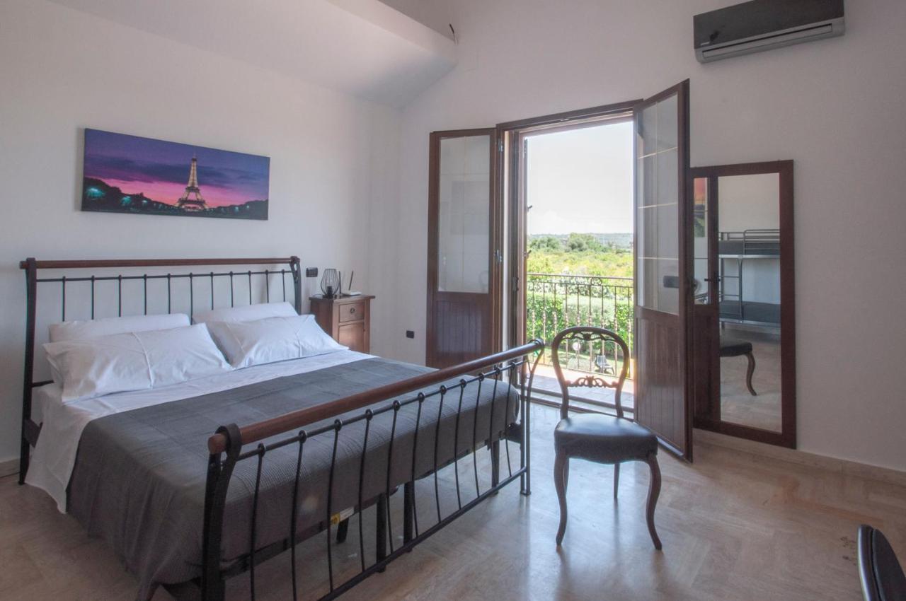 B&B Vittoria House 卡尔伦蒂尼 外观 照片