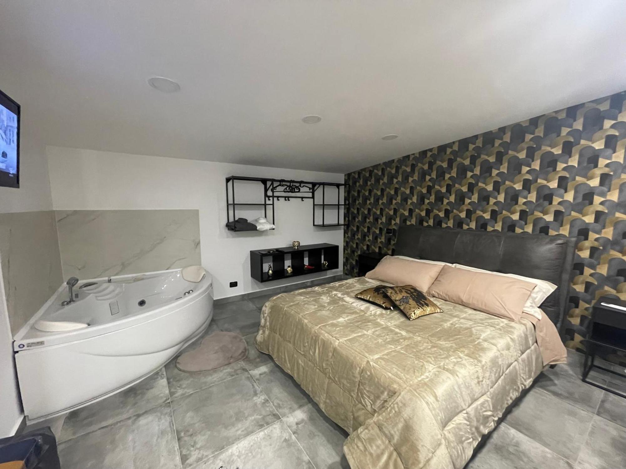 B&B Vittoria House 卡尔伦蒂尼 外观 照片