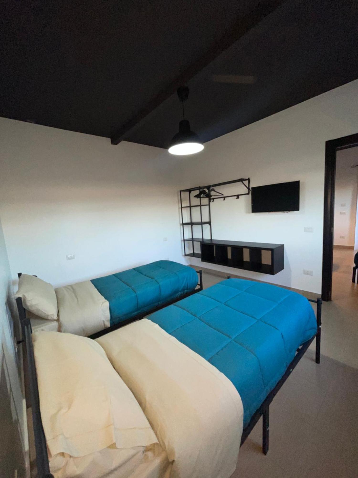 B&B Vittoria House 卡尔伦蒂尼 外观 照片